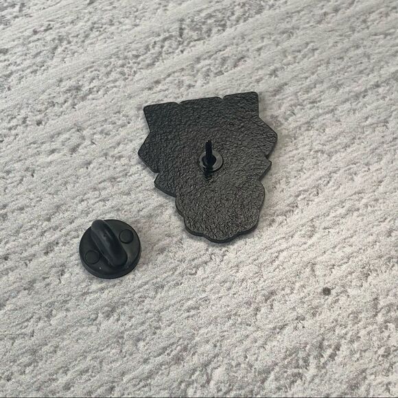 BLM Unity Fists Enamel Pin/ Brooch Lapel - Picture 4 of 6